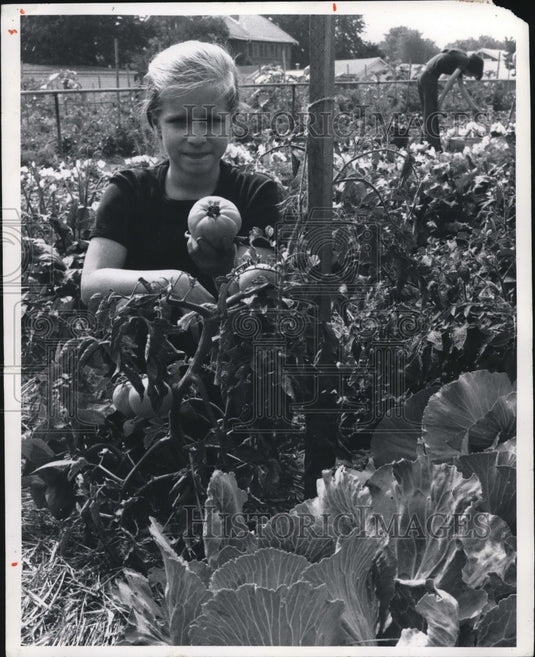 1974 Liza Young, Ben Franklin School  - Historic Images