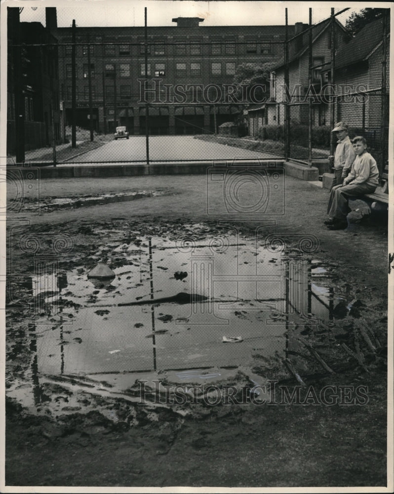 1948 Mud House at E. 31st St playground  - Historic Images