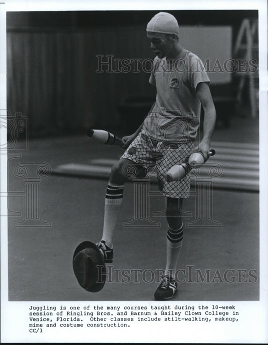1988 Press Photo Juggling being taught during 10-week session of Ringling Bros - Historic Images