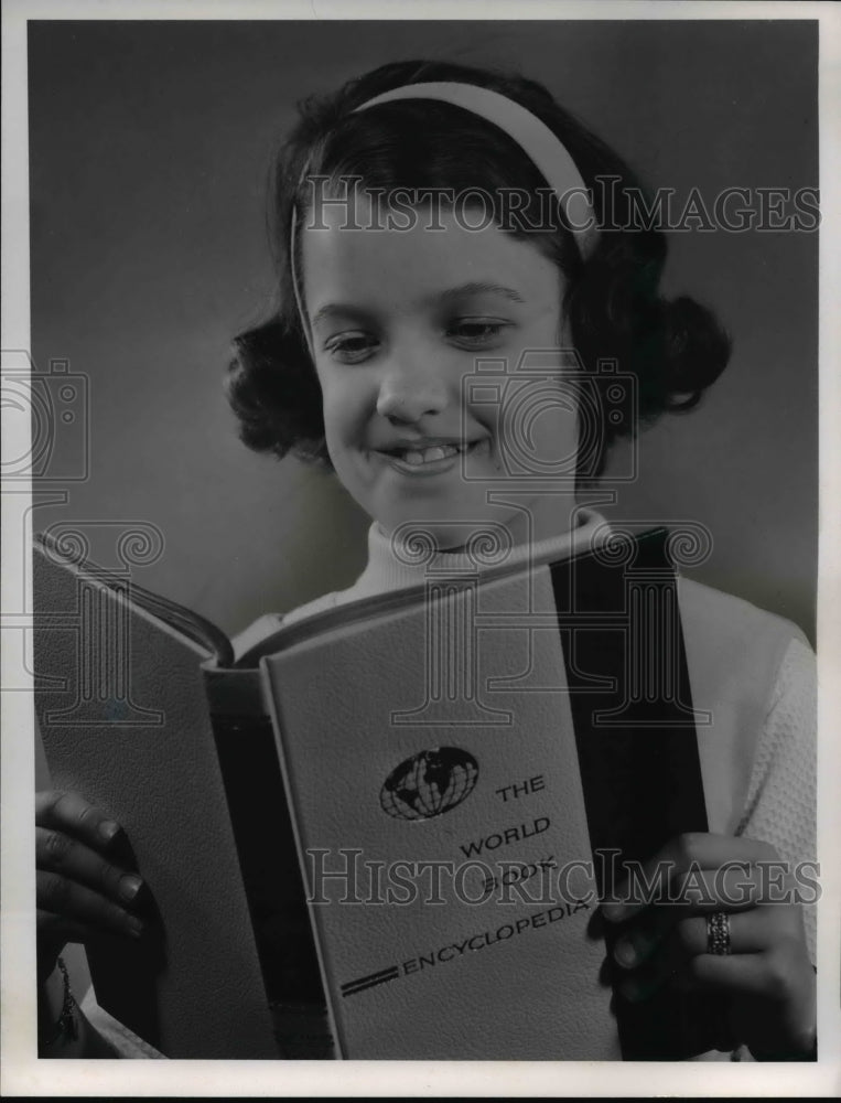 1965 Press Photo Phyllis Werner, Crayton Rd. Lyndburst, cappy disk winner - Historic Images