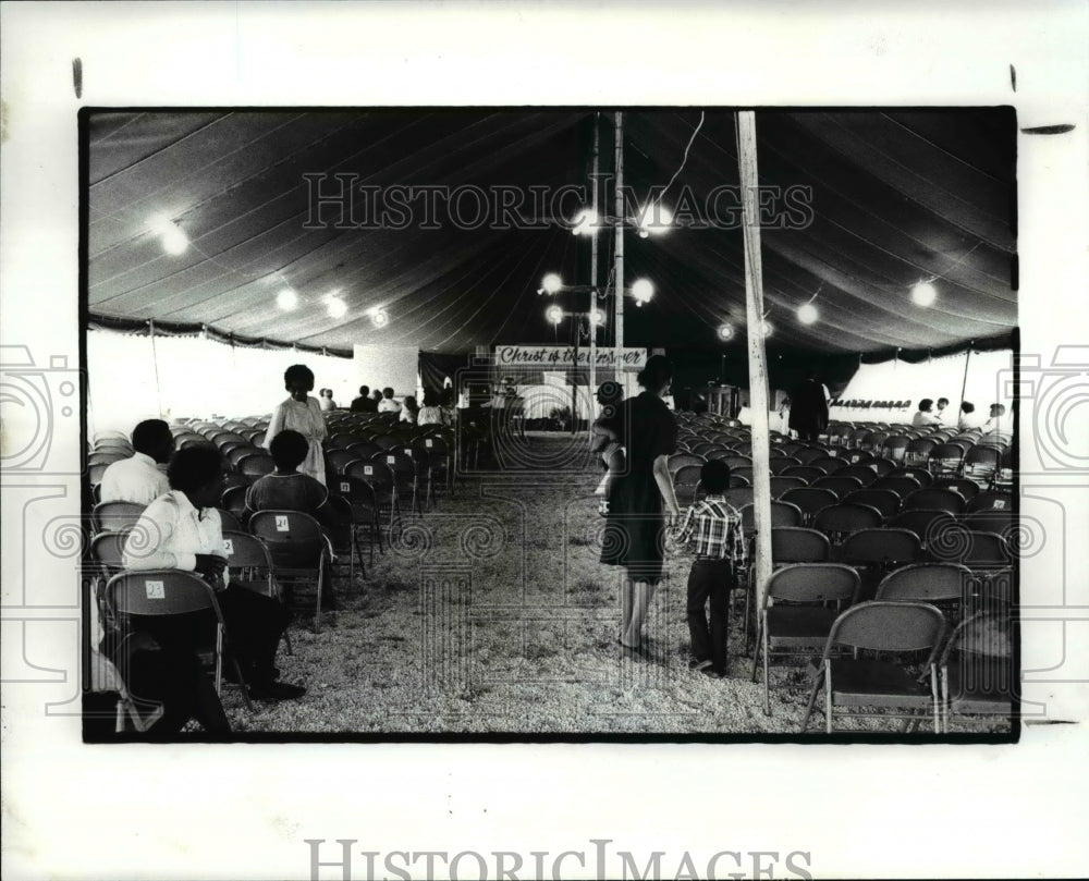 1982 Press Photo The Revival service - Historic Images