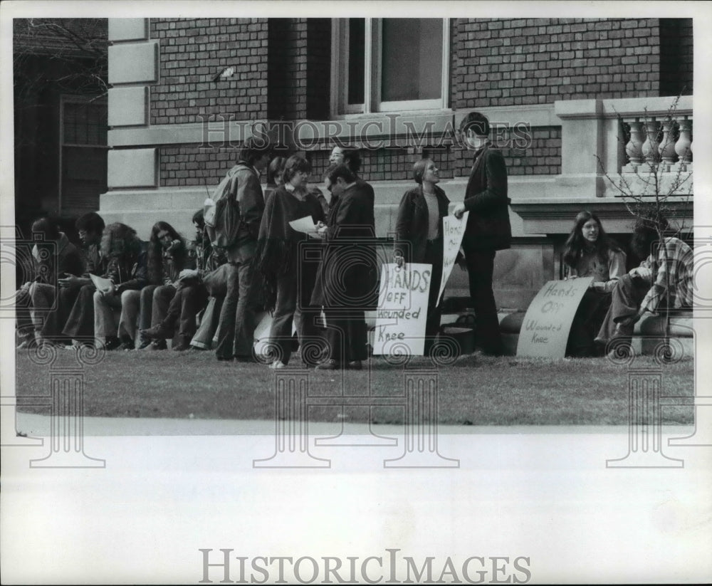 1973 Press Photo Indian Demonstration - cva75506-Historic Images