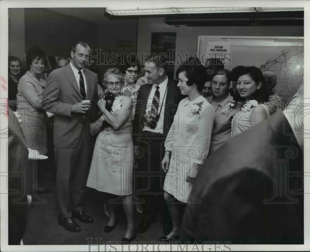 1970 Press Photo Cleveland Plain Dealer employees - cva75583-Historic Images