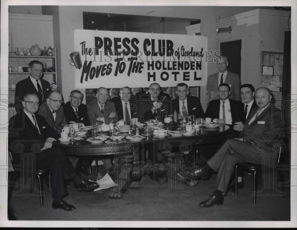 1980 Press Photo Members of the Press Club of Cleveland meeting - cva75651-Historic Images