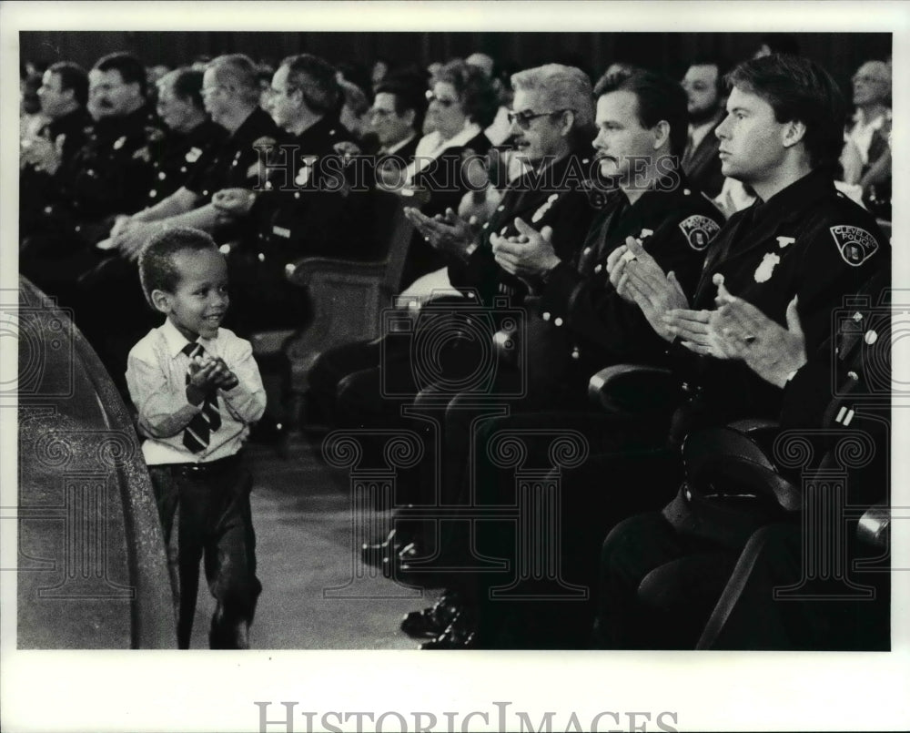 1988 Press Photo Little Justin Reese with the Police Cadets - Historic Images