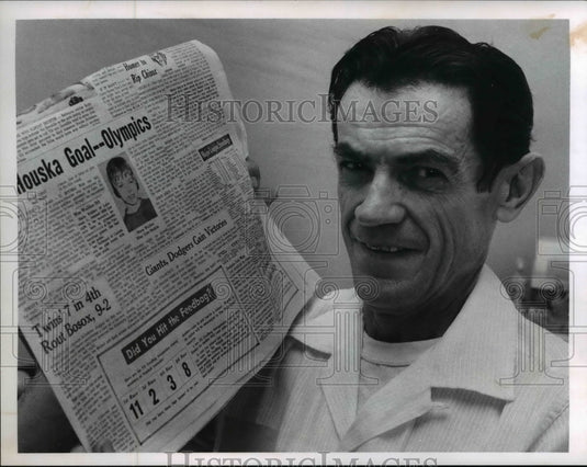 1967 Press Photo Alexander Popovich, Cleveland PD Promotion, Feed Bag winner - Historic Images