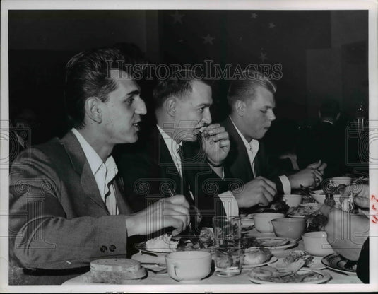 1965 Press Photo Tony Barisono with Al & Lennie Kuczynakal of Cleveland PD - Historic Images