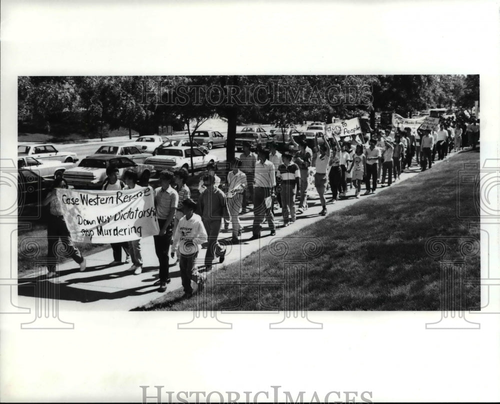 1989 Press Photo Chinese students from CWRU, Kent &amp; Akro &amp; CSU protest - Historic Images