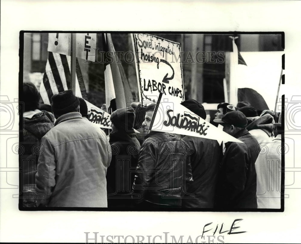 1984 Press Photo The Accord rally at Cleveland Public Square - Historic Images