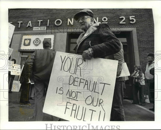 1984 Press Photo Ed Denski at the Rally to stop the closing Station 25 - Historic Images