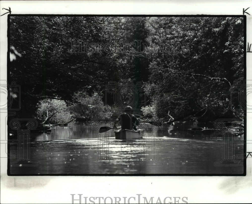 1985 Press Photo Canoeing at the Cuyahoga River - Historic Images