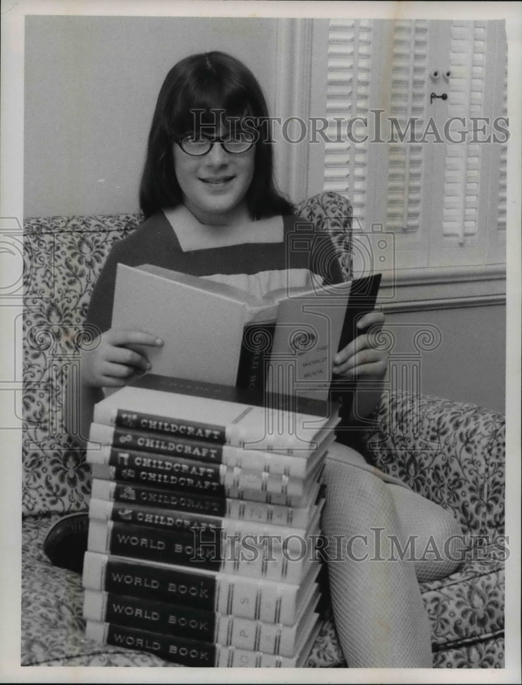 1968 Press Photo The World Book winner, Amy Feinberg - cva76217 - Historic Images