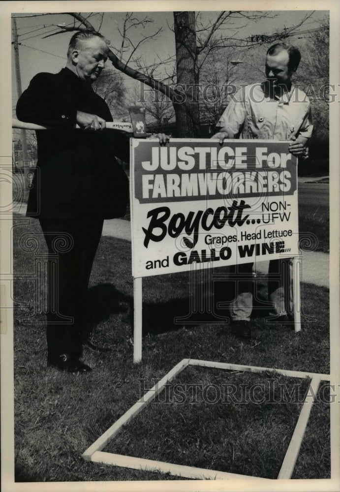 1975 Press Photo Bishop William M. Cosgrove of Cleveland Catholic Diocese-Historic Images