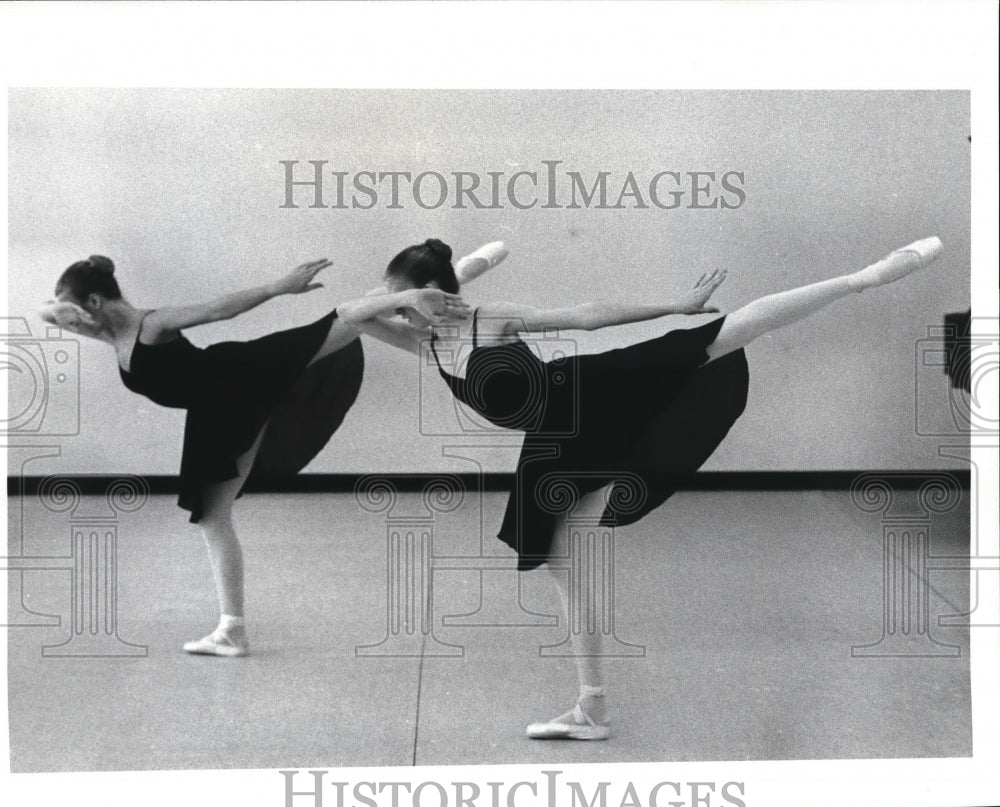 1988 Press Photo The Cleveland School of Ballet students, Joe Adams &amp; Finkenauer - Historic Images