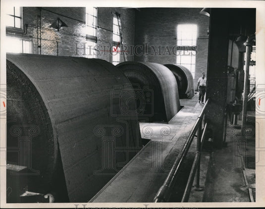 1965 Press Photo Vacuum filters at Southern Sewage Disposal Plants - cva76550 - Historic Images