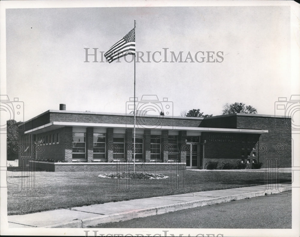 1965 Press Photo Euclid sewage plant E222 &amp; Lakeshore - cva76554 - Historic Images