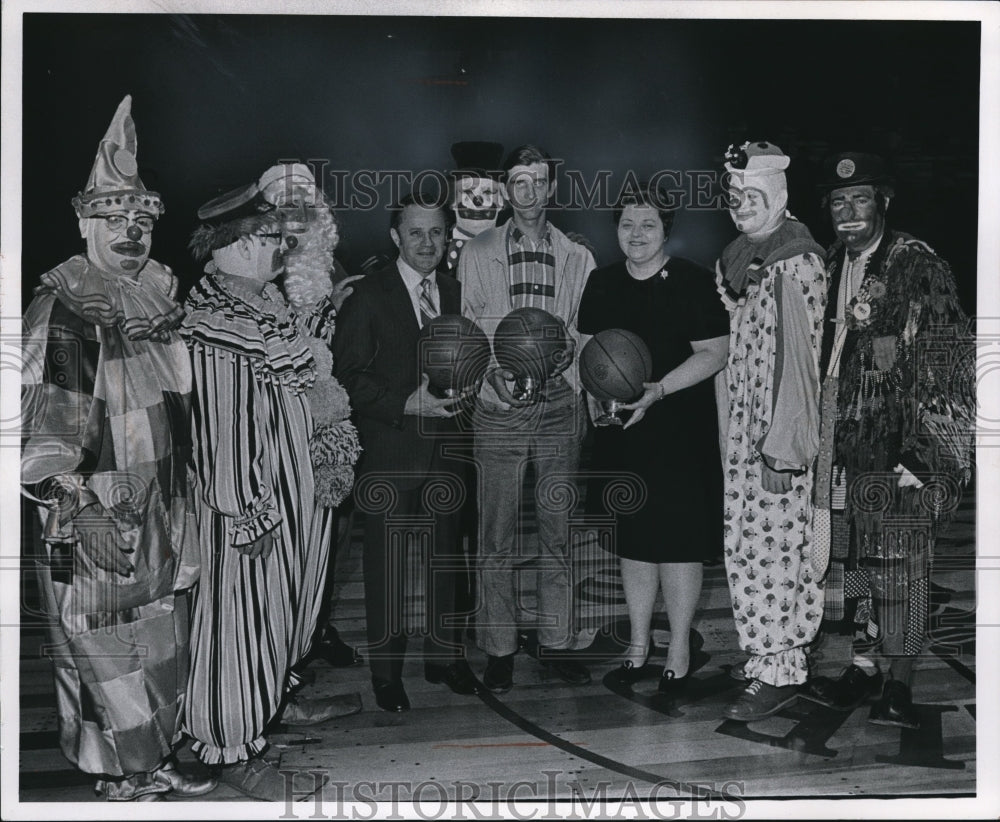 1970 Cleveland PD Promotion Pick A Win Contest  - Historic Images