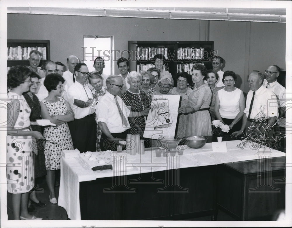 1966 Press Photo Cleve PD employees Boris Petroff&#39;s retirement in PD Library-Historic Images