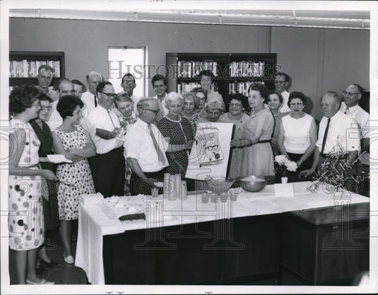 1966 Press Photo Cleve PD employees Boris Petroff's retirement in PD Library-Historic Images