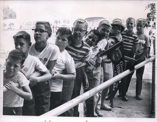 1966 Boys line up for Cleveland Indians and Detroit Tiger games. - Historic Images