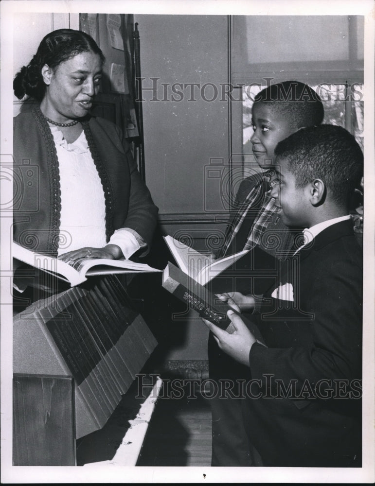 1966 Press Photo Mrs Beatrice Seymour, Theophlius Woods and Browning Todd - Historic Images
