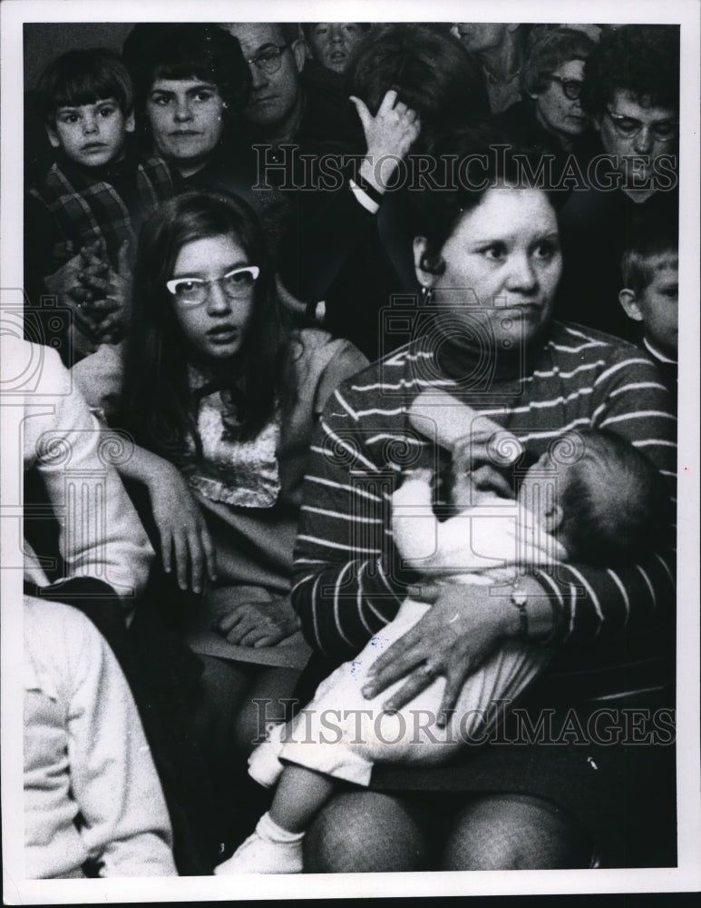 1968 Press Photo The Christmas gifts from the Mine Disaster Fund - cva77051-Historic Images