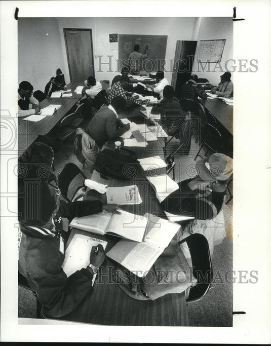 1989 Press Photo Math class Cambridge School, Cambridge Technical Inst. - Historic Images
