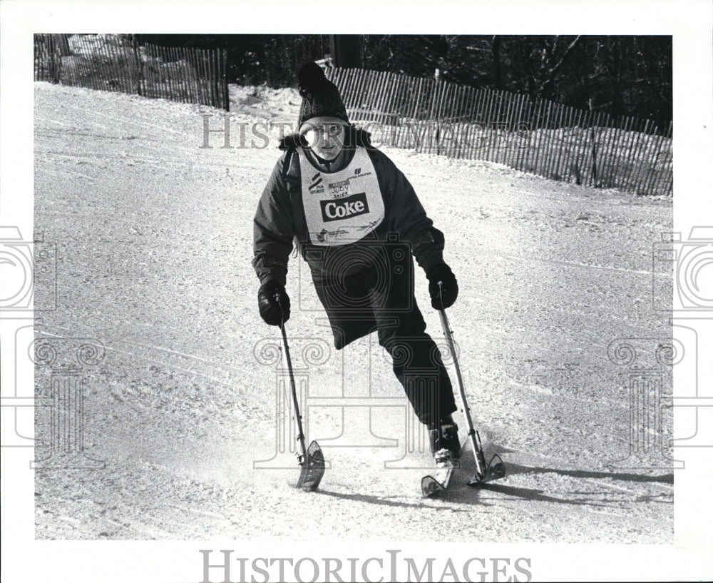 1988 Press Photo Judy Genco at the Handicapped ski clinic held at Boston Mills - Historic Images