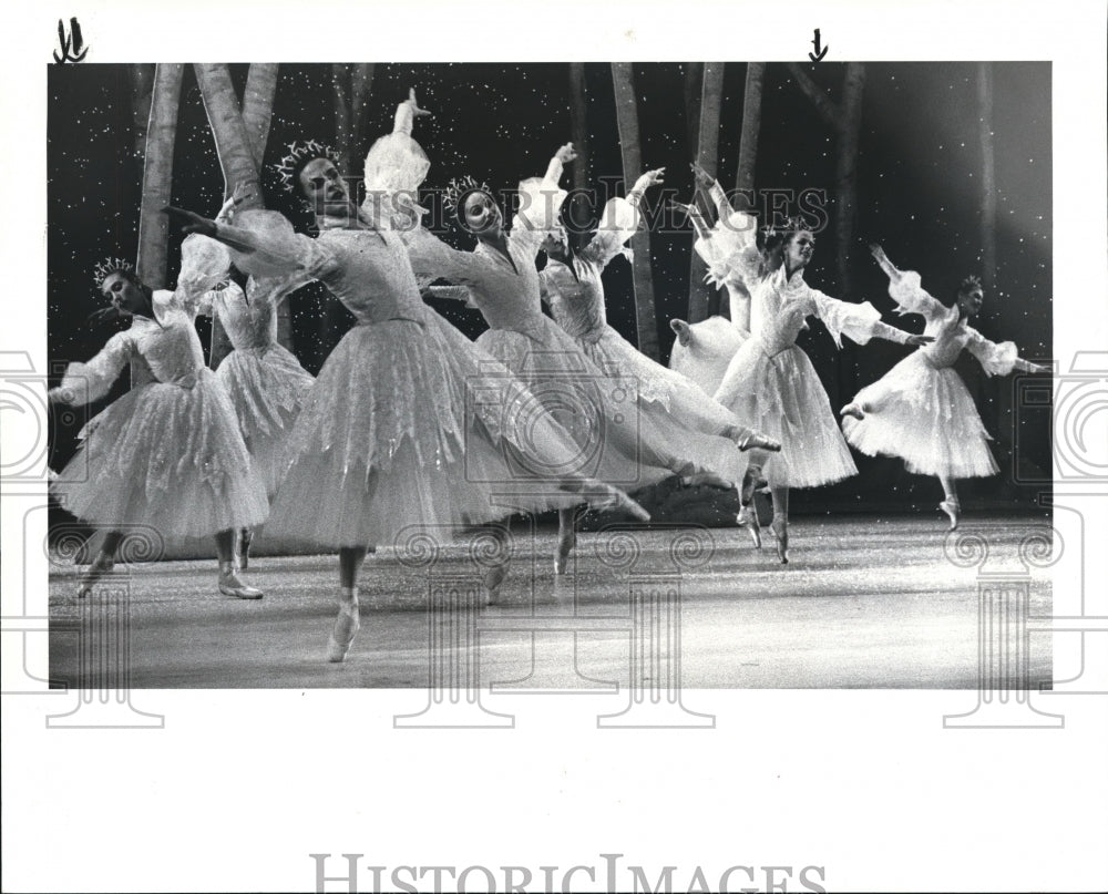 1986 Press Photo Scene from The Nutcracker - Historic Images