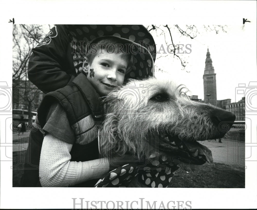 1986 Press Photo Michael McTighe and Molly at St. Patrick&#39;s Day Parade - Historic Images