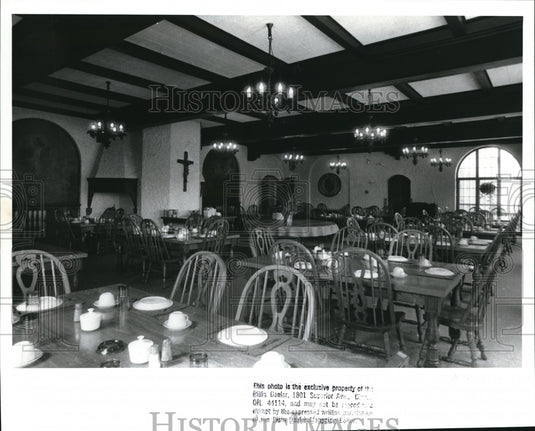 1989 Press Photo Student Dining Room of St. Mary's Seminary - Historic Images