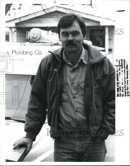 1988 Press Photo Andy Wyatt, plumber - Historic Images