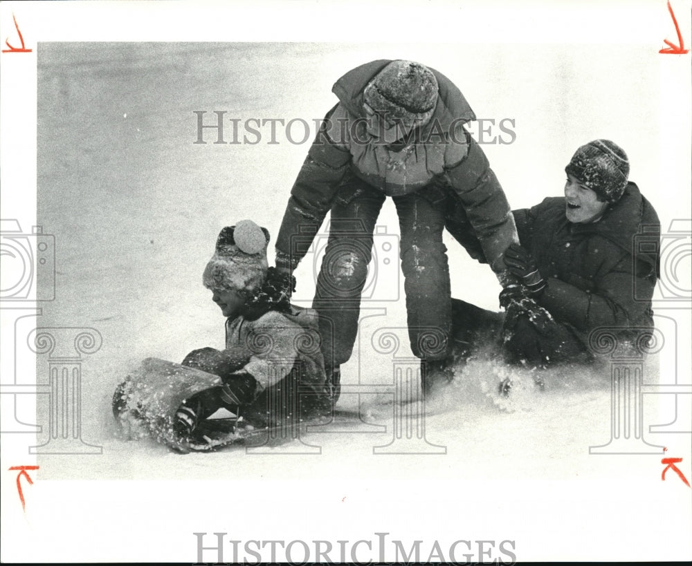 1980 Press Photo Franz & Gary Maruna& John Richardson sled in Cain Park - Historic Images