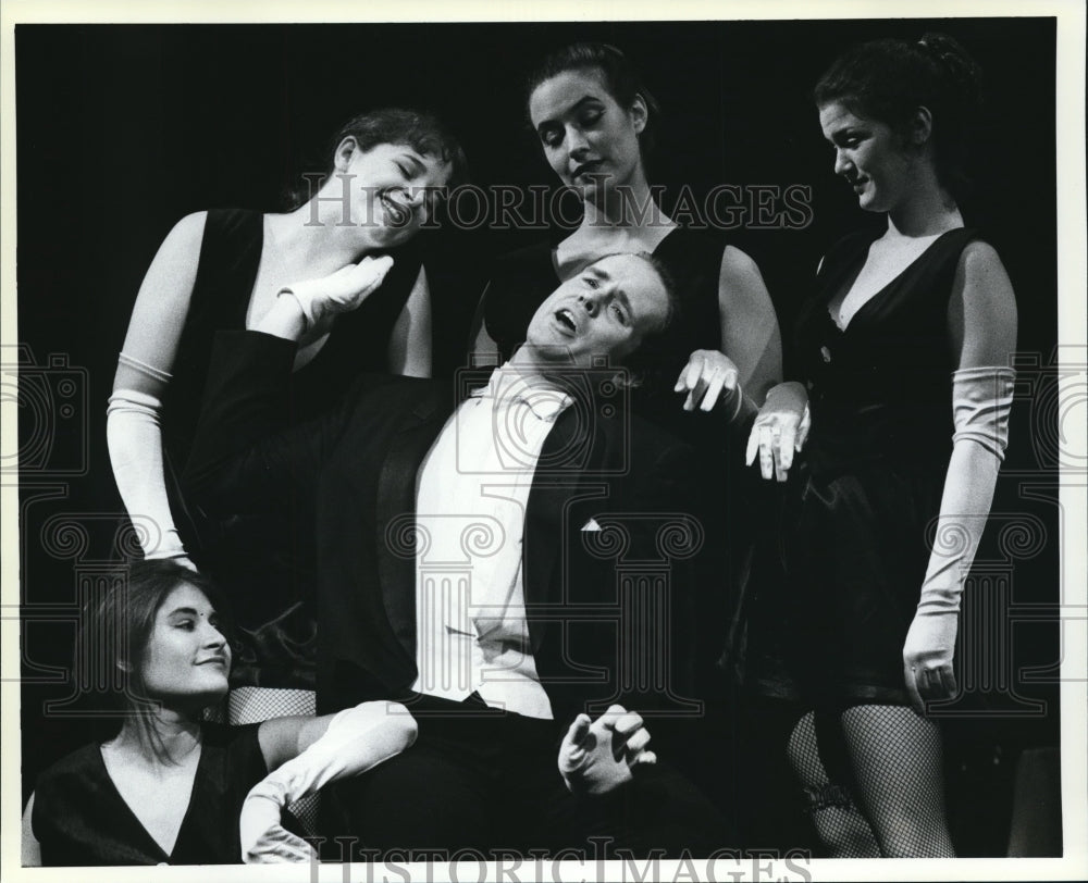 1993 Press Photo Count Boni in Ohio Light Opera, The Gypsy Princess - cva78170-Historic Images