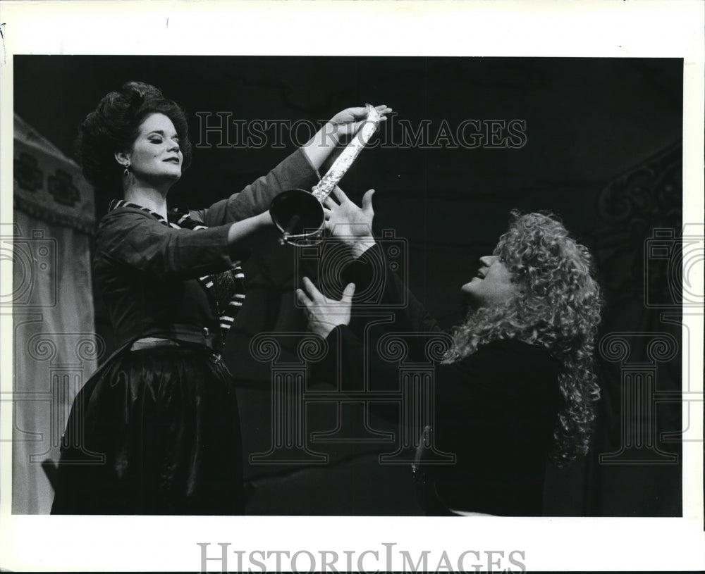 1989 Press Photo Kathryn Barnes-Burroughs and Paul Groves in Ohio Light Opera.-Historic Images