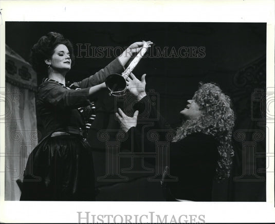 1989 Press Photo Kathryn Barnes-Burroughs and Paul Groves in Ohio Light Opera.-Historic Images