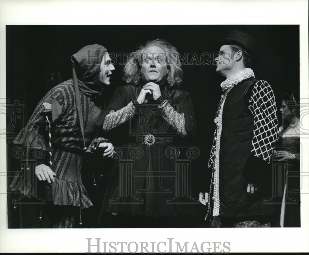 1997 Press Photo Patrick Yaeger &amp; Ted Christopher in The Yeomen of the Guard-Historic Images