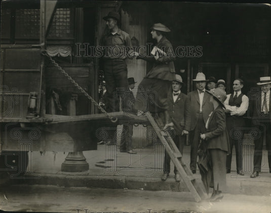 1919 The historical truck  - Historic Images