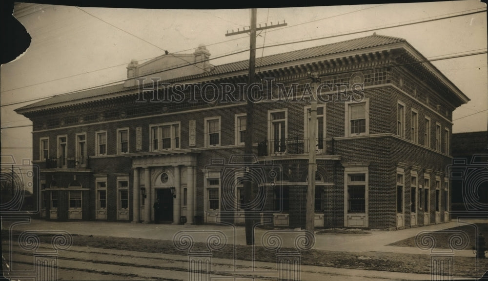 1916 Cleveland Railway Station of Red Bricks and Tierra Cotta. - Historic Images