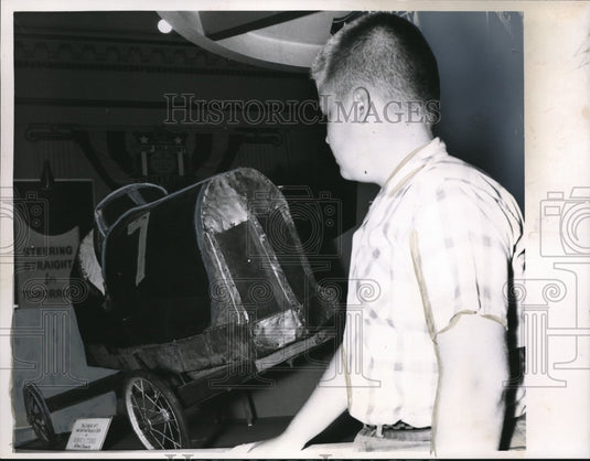 1962 Press Photo Charles Lemke with the old number 7 black racer - cva78546 - Historic Images