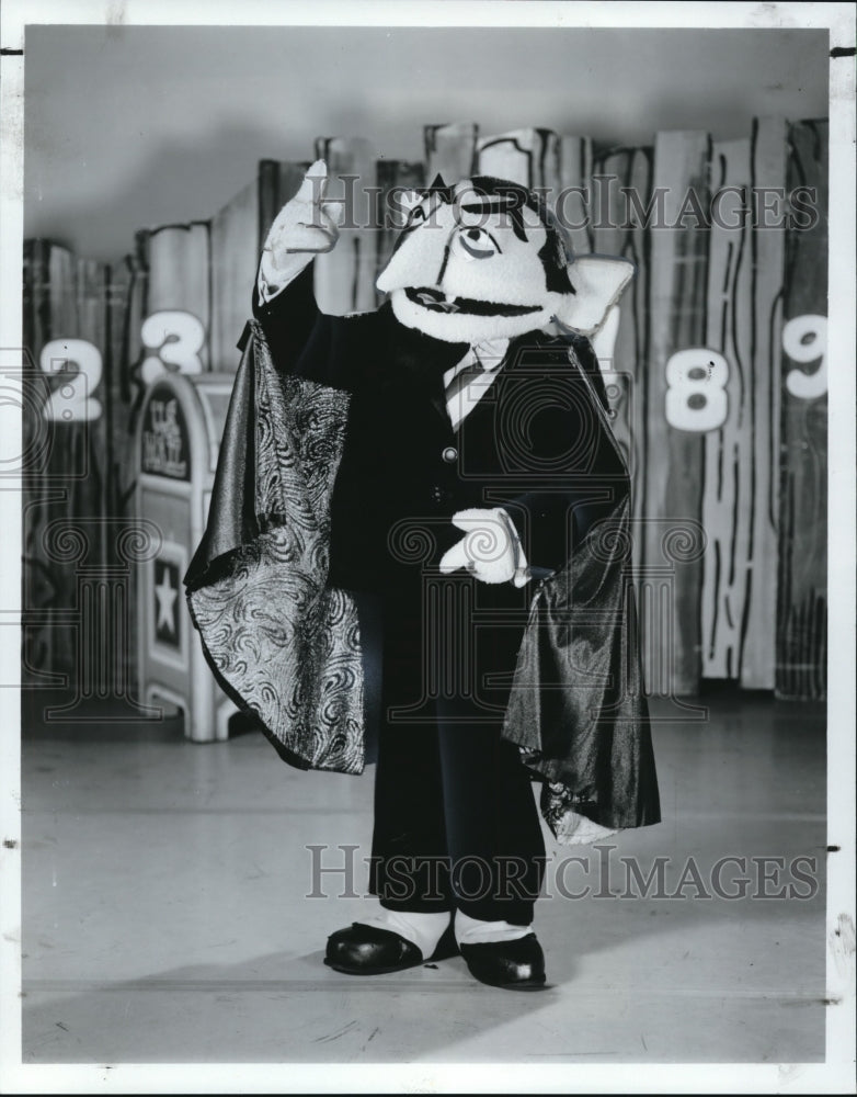 1982 Press Photo The Count during Big Bird&#39;s Super Spectacular Totally Amateur - Historic Images