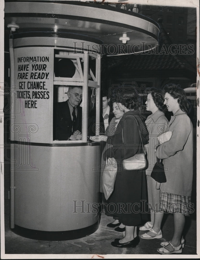 1948 The CTS Information center on the Public Square  - Historic Images