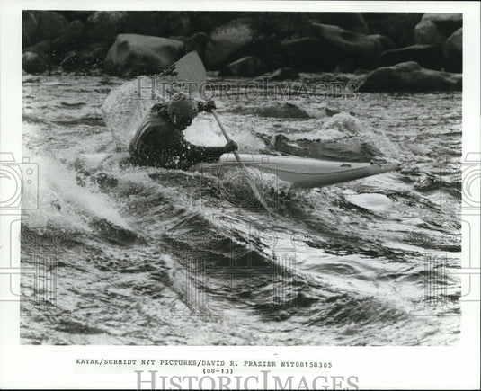 1987 Press Photo David R. Frazier, kayaking - Historic Images
