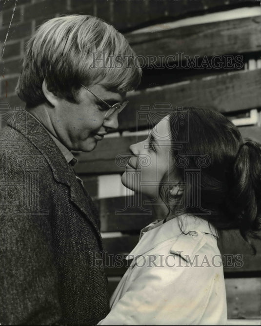 1970 Jon Voight who plays the role of Students "A" and Jennifer Salt - Historic Images