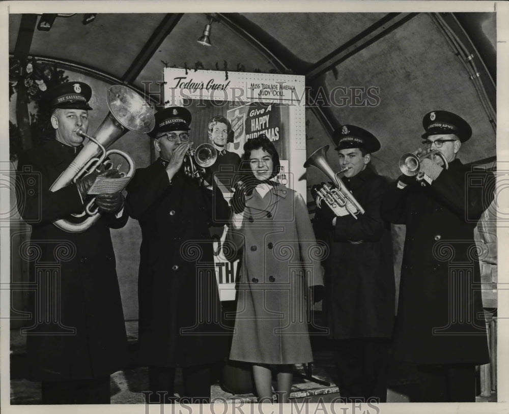 1964 Press Photo Miss Teen-Age America Judy Doll With Salvation Army - cva79614 - Historic Images