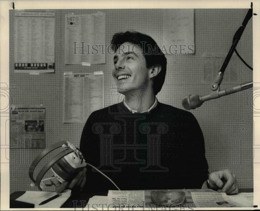 1986 Press Photo Gary Murphy, VOA Europe DJ - Historic Images