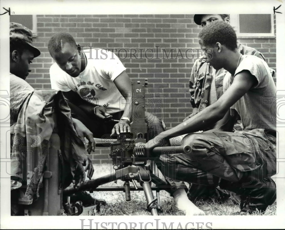 1985 Press Photo Army reserves at Training camp. Christopher Johnson 23, - Historic Images