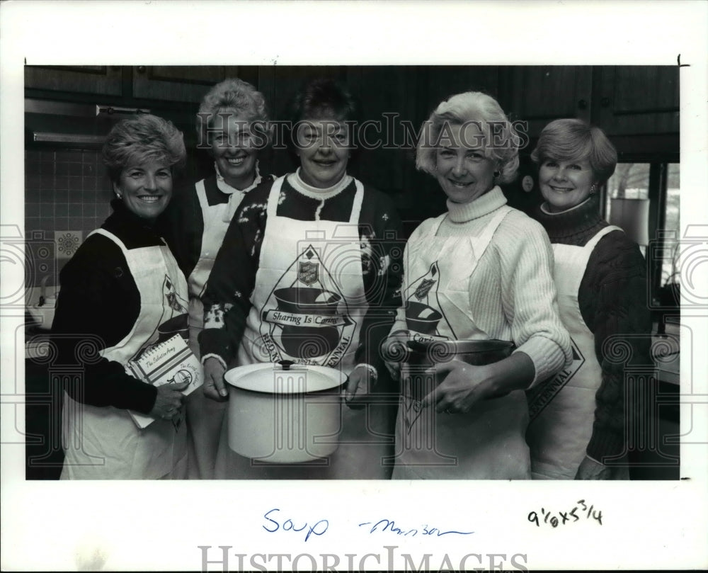 1991 Press Photo Soup Sisters meet at Emily Brasfield&#39;s home - cva80099 - Historic Images