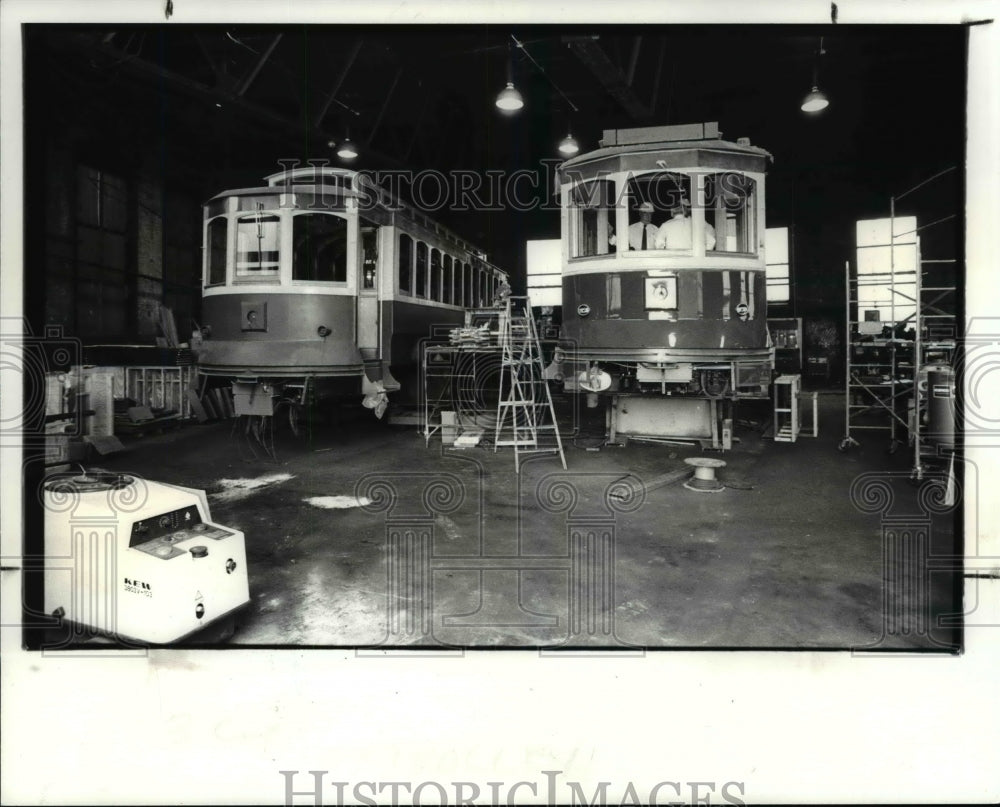 1988 Press Photo Fleet of modern double-ended trolley cars - Historic Images