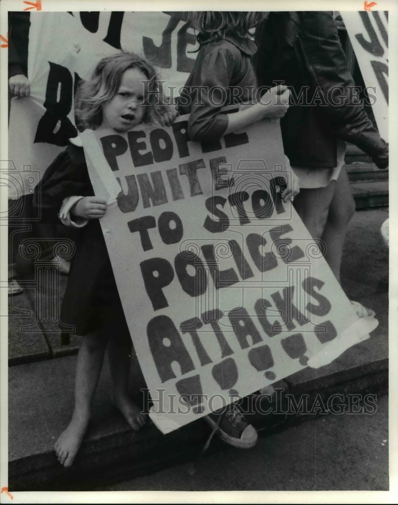 1976 Press Photo Demonstrations against Police Attacks in Cleveland - cva80488 - Historic Images